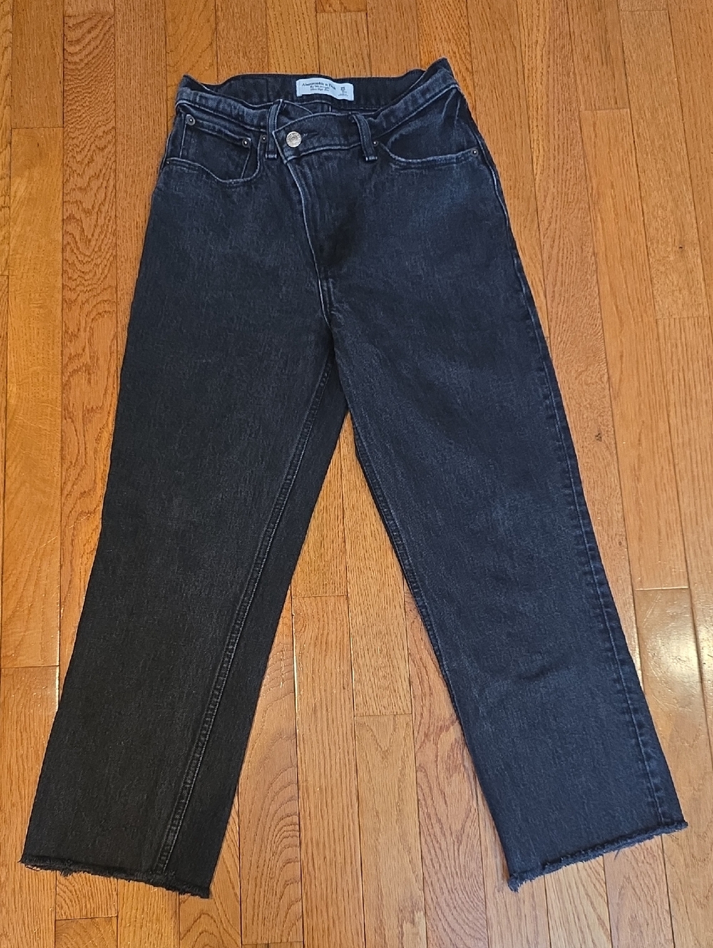 Abercrombie & Fitch Black Ultra High-Rise '90s Straight Jeans, Size 0